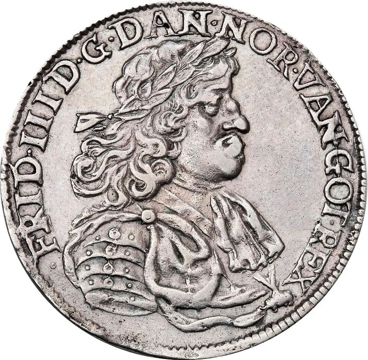 1666 4 Ma Da no drape folds near pendant; normal crown MS